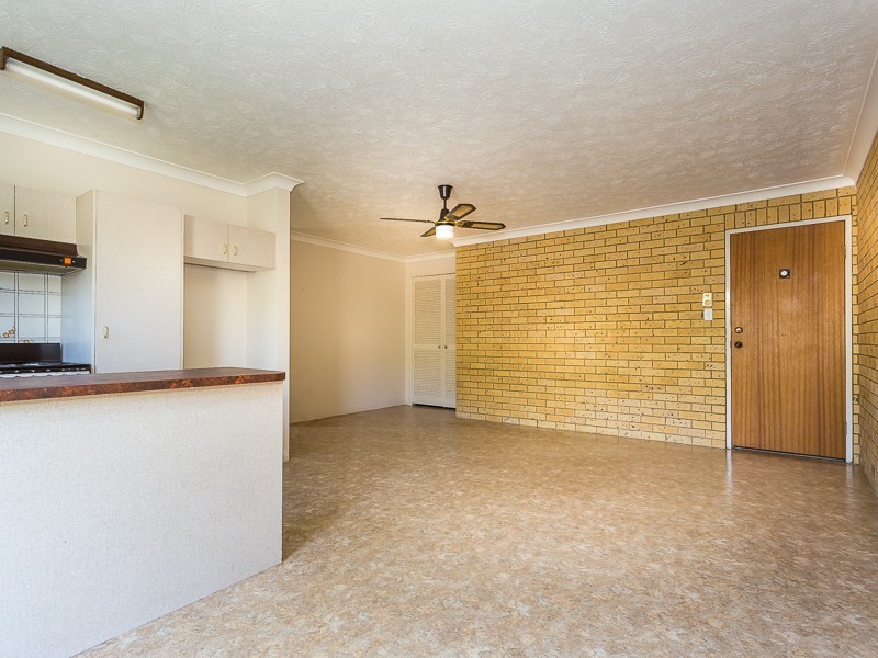 2/10 McNAUGHTON ST, Redcliffe QLD 4020