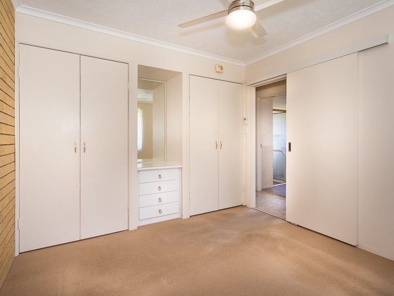 2/10 McNAUGHTON ST, Redcliffe QLD 4020