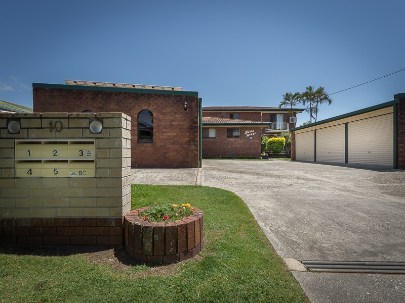 2/10 McNAUGHTON ST, Redcliffe QLD 4020