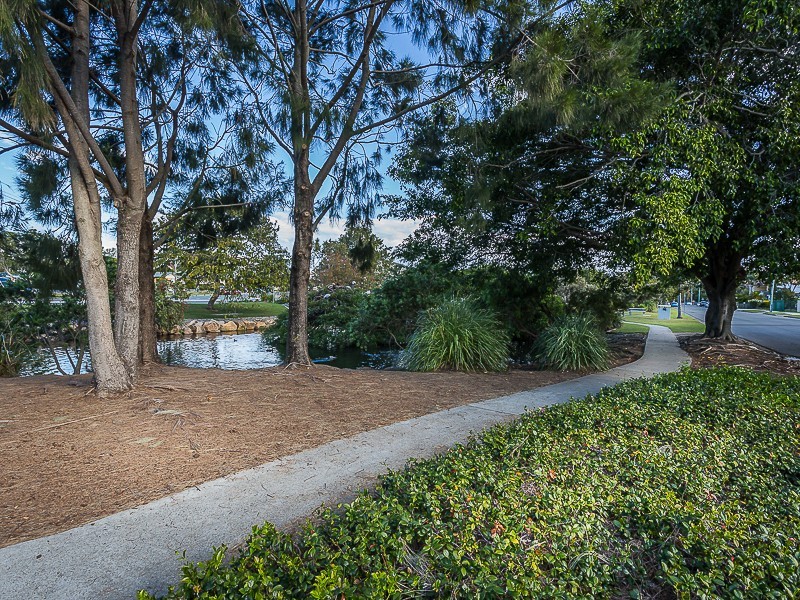 2/10 McNAUGHTON ST, Redcliffe QLD 4020