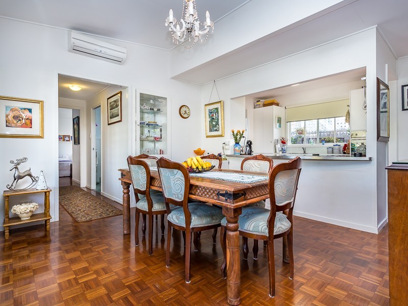 5 MOFFATT STREET, Scarborough QLD 4020