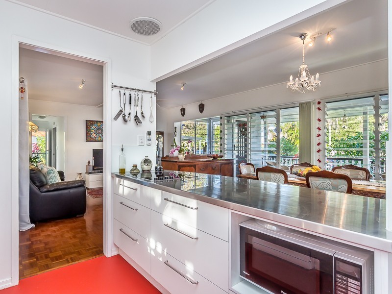 5 MOFFATT STREET, Scarborough QLD 4020