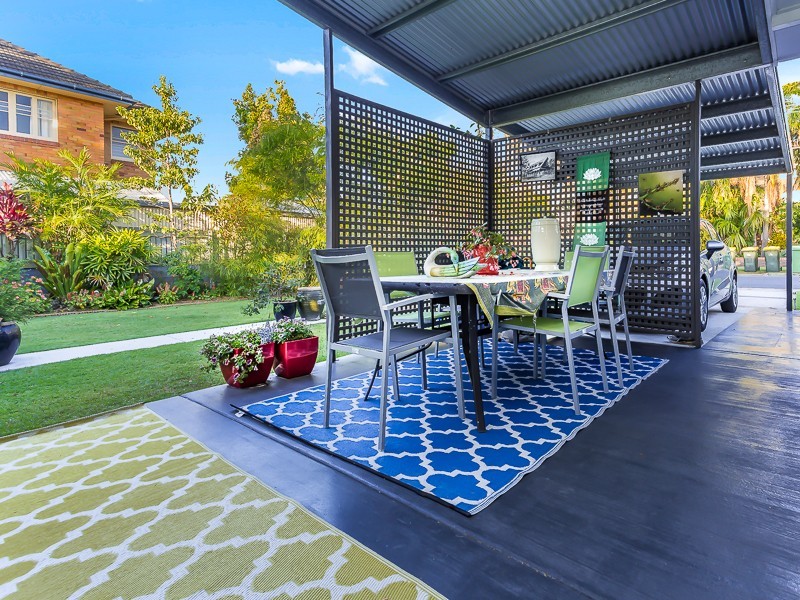 5 MOFFATT STREET, Scarborough QLD 4020