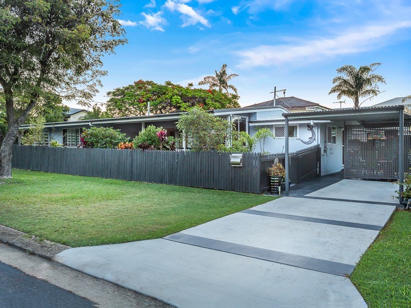 5 MOFFATT STREET, Scarborough QLD 4020