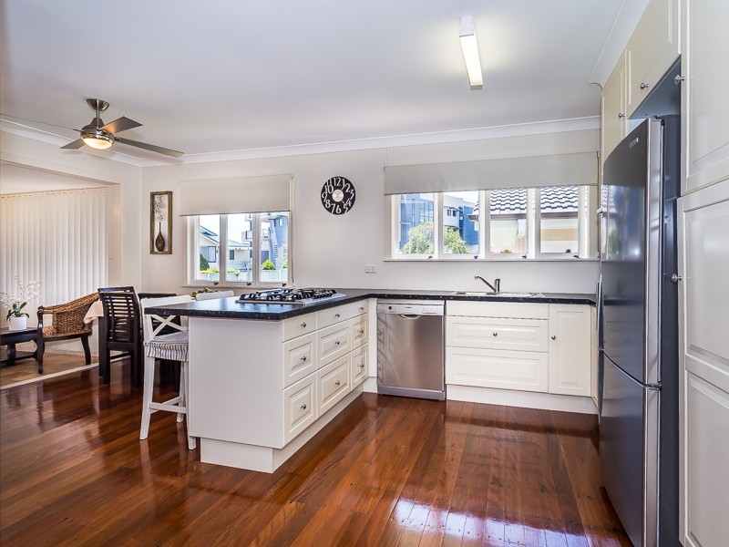 83 SEAVILLE AVE, Scarborough QLD 4020