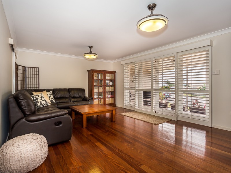 83 SEAVILLE AVE, Scarborough QLD 4020