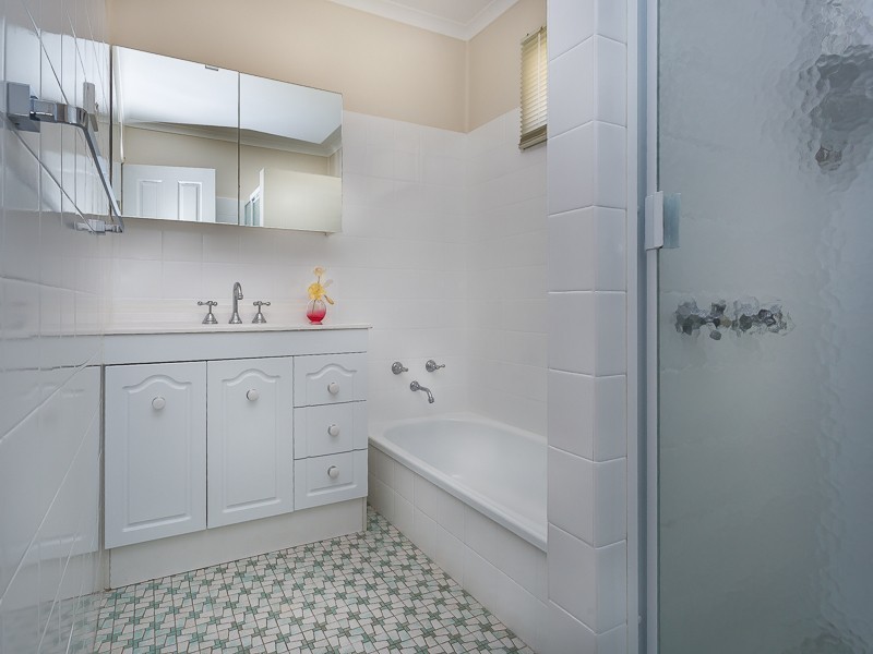 83 SEAVILLE AVE, Scarborough QLD 4020