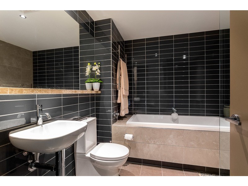 707/99 MARINE PDE, Redcliffe QLD 4020