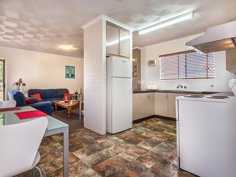 1/8 ELLEN ST, Woody Point QLD 4019