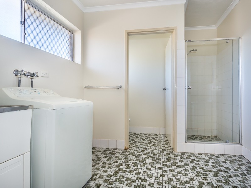 1/8 ELLEN ST, Woody Point QLD 4019