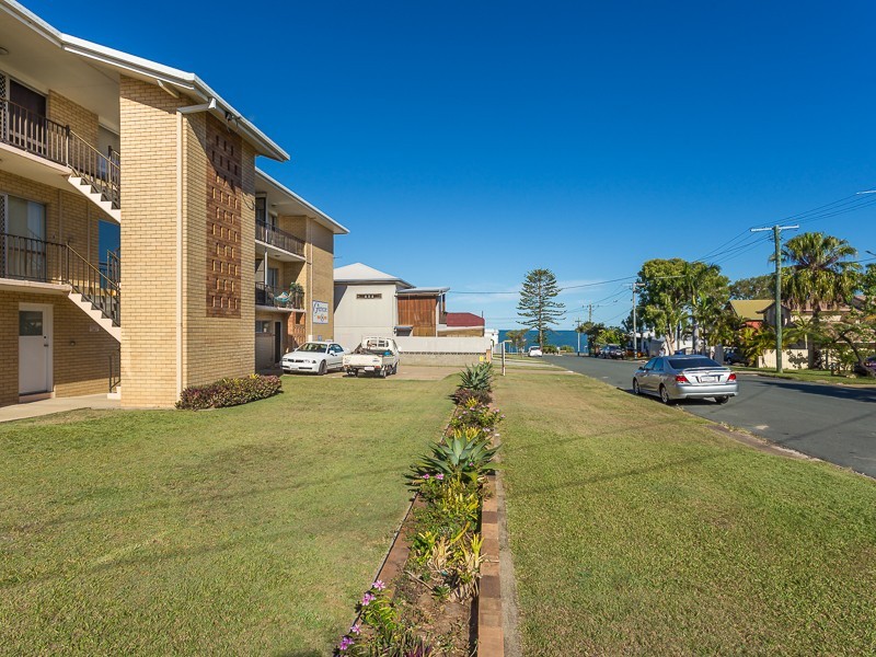 1/8 ELLEN ST, Woody Point QLD 4019