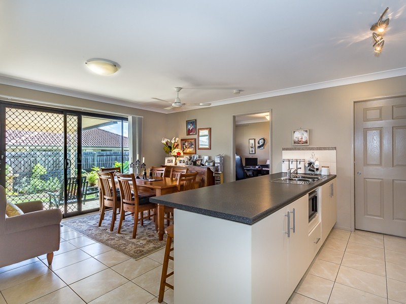 1/7 OTTER CRT, Rothwell QLD 4022