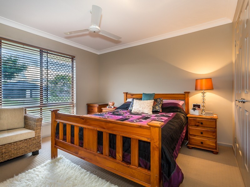 1/7 OTTER CRT, Rothwell QLD 4022