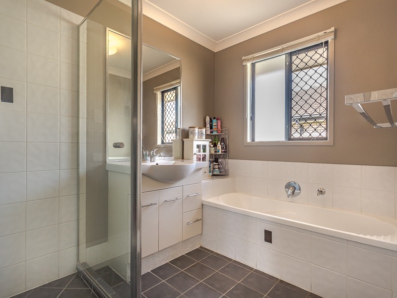 1/7 OTTER CRT, Rothwell QLD 4022