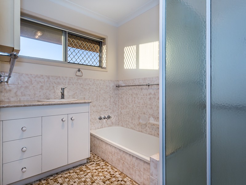 17 OYSTER POINT ESPLANADE, Newport QLD 4020