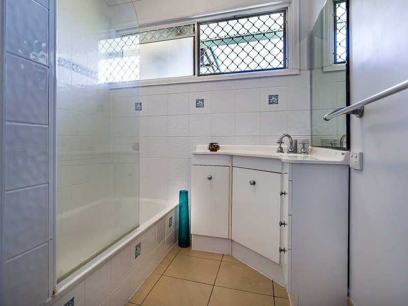 1 WHELAN ST, Margate QLD 4019