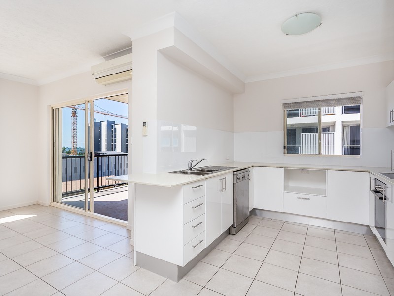 15/8 BUNTON STREET, Scarborough QLD 4020