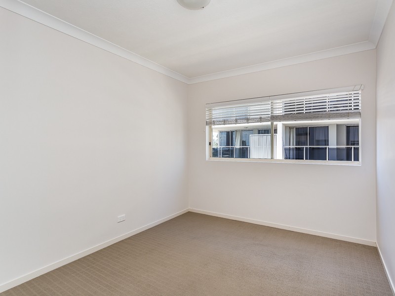 15/8 BUNTON STREET, Scarborough QLD 4020