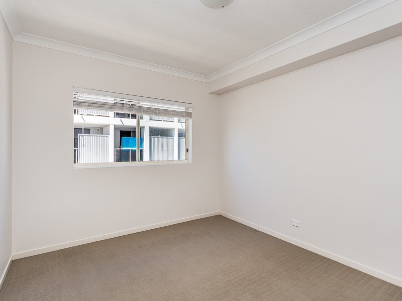 15/8 BUNTON STREET, Scarborough QLD 4020