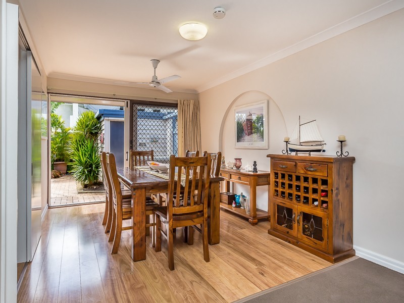 24 LUCINDA STREET, Clontarf QLD 4019