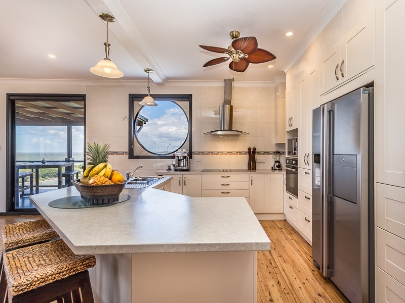 3 BAYVIEW TCE, Clontarf QLD 4019