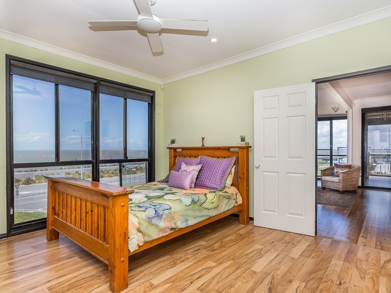 3 BAYVIEW TCE, Clontarf QLD 4019