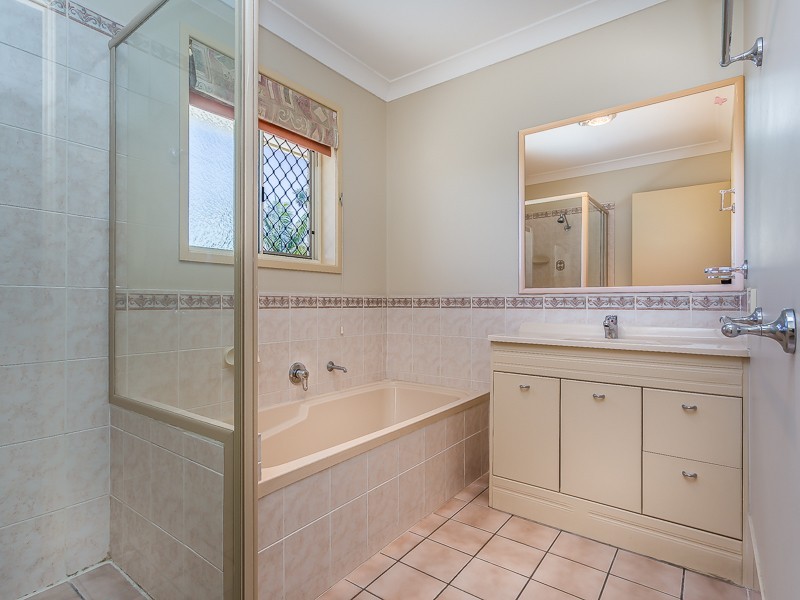 25 WILLIAMS ST, Redcliffe QLD 4020