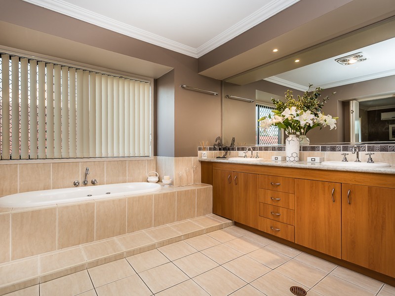 16 BRINDABELLA COURT, North Lakes QLD 4509