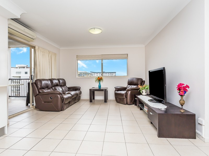 18/8  BUNTON STREET, Scarborough QLD 4020