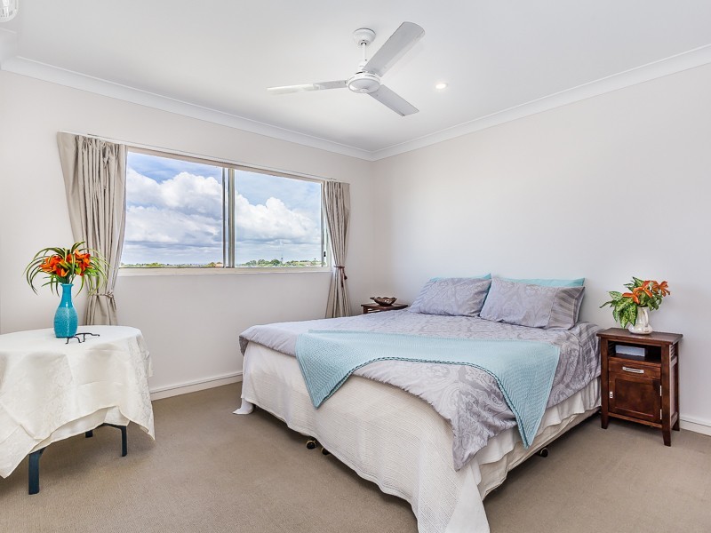 18/8  BUNTON STREET, Scarborough QLD 4020