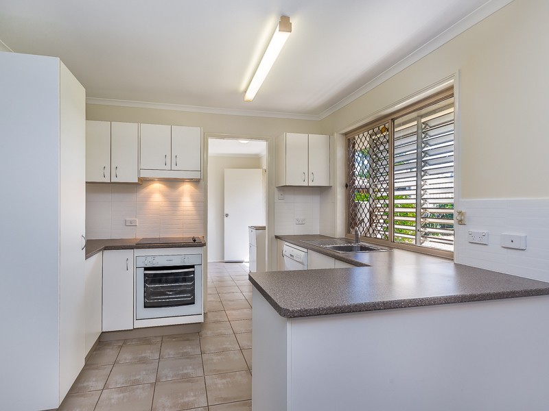 8 TRAFALGAR DRIVE, Kippa-ring QLD 4021