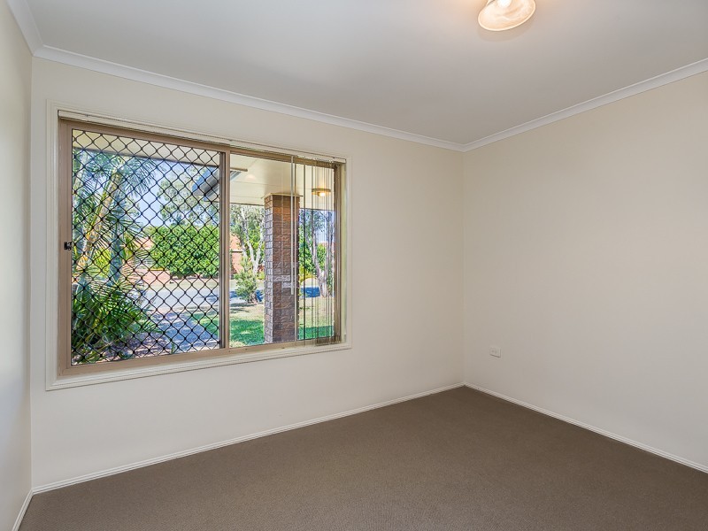 8 TRAFALGAR DRIVE, Kippa-ring QLD 4021