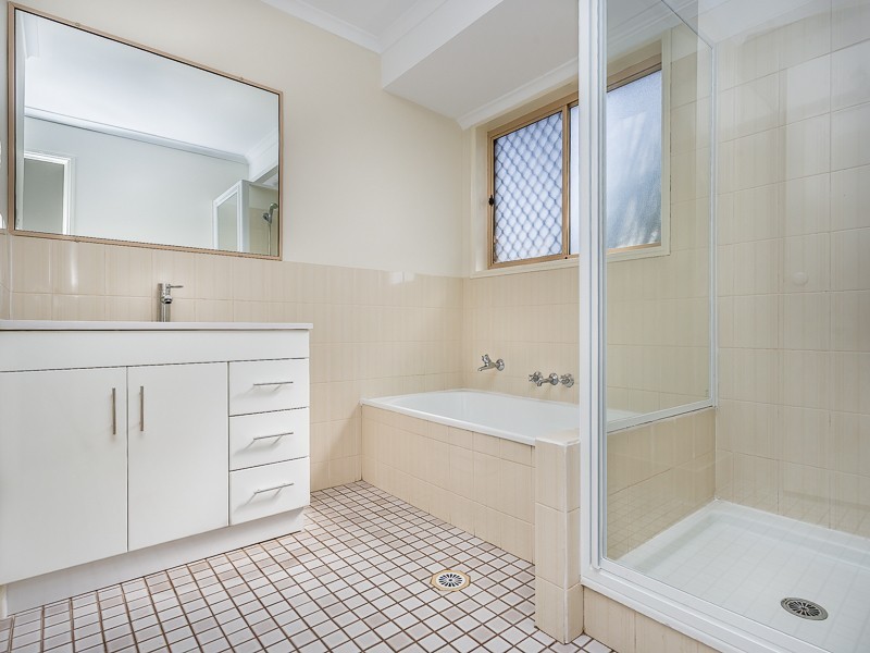8 TRAFALGAR DRIVE, Kippa-ring QLD 4021