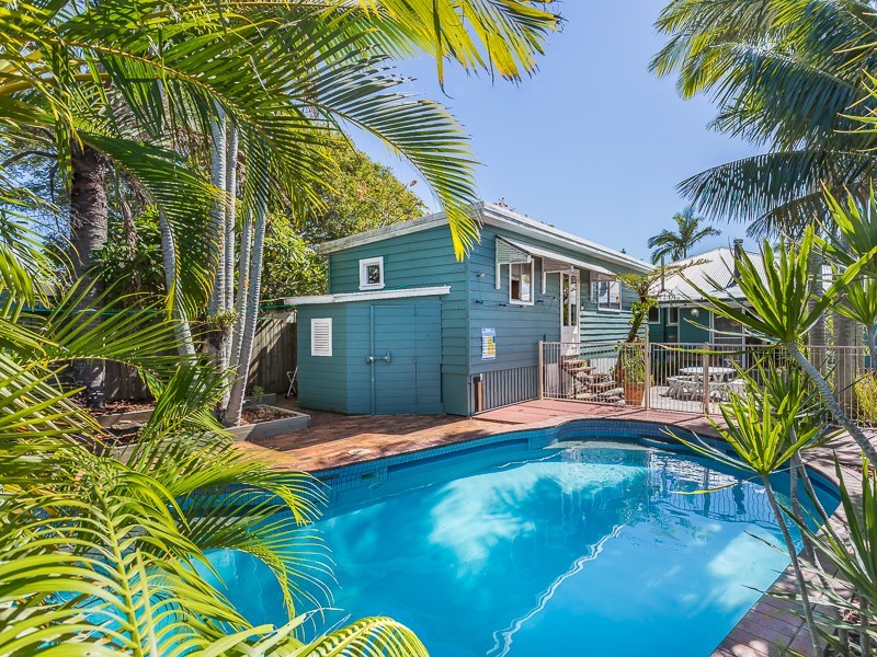 27 DEANS STREET, Clontarf QLD 4019