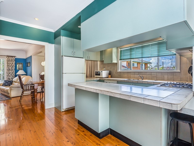 27 DEANS STREET, Clontarf QLD 4019