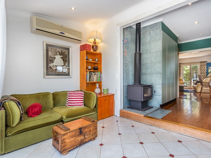 27 DEANS STREET, Clontarf QLD 4019