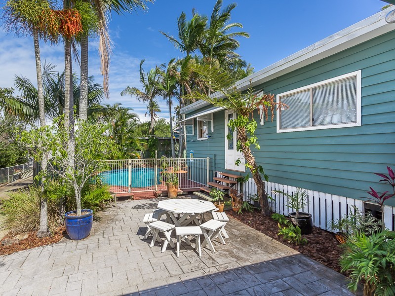 27 DEANS STREET, Clontarf QLD 4019