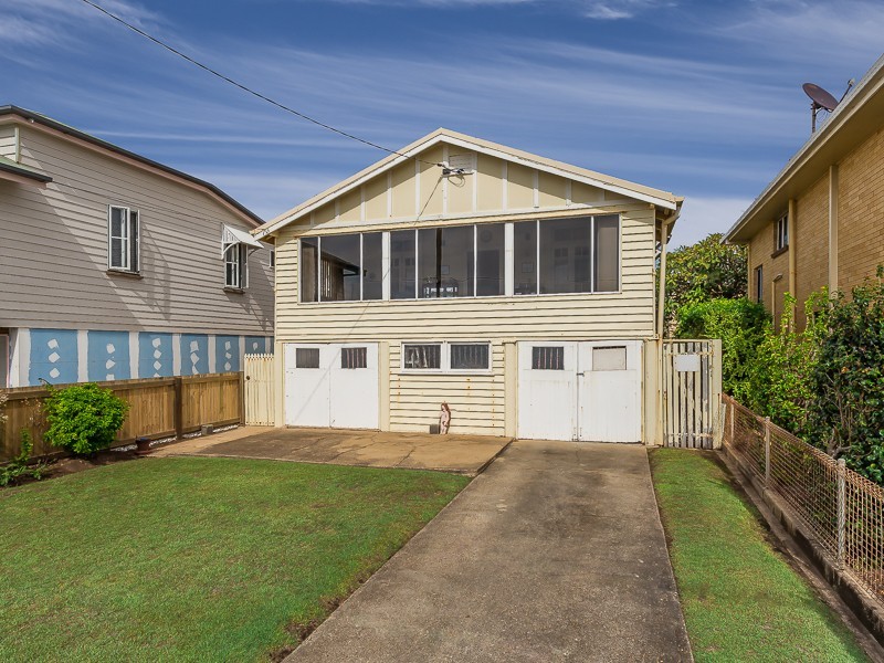 37 FLINDERS PDE, Scarborough QLD 4020