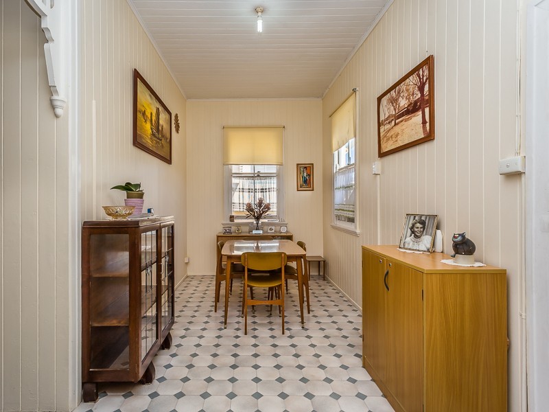 37 FLINDERS PDE, Scarborough QLD 4020