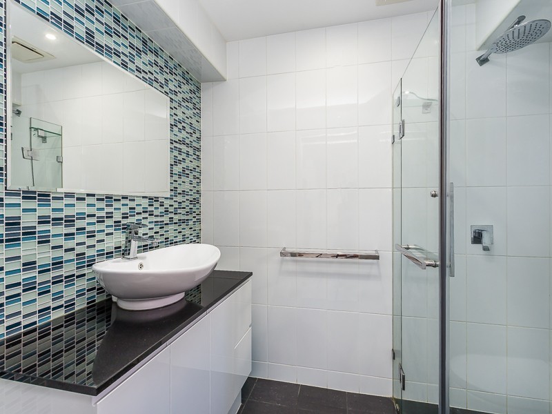 7 INTREPID COURT, Newport QLD 4020