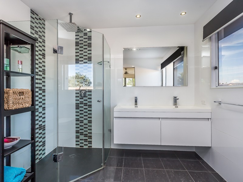 7 INTREPID COURT, Newport QLD 4020