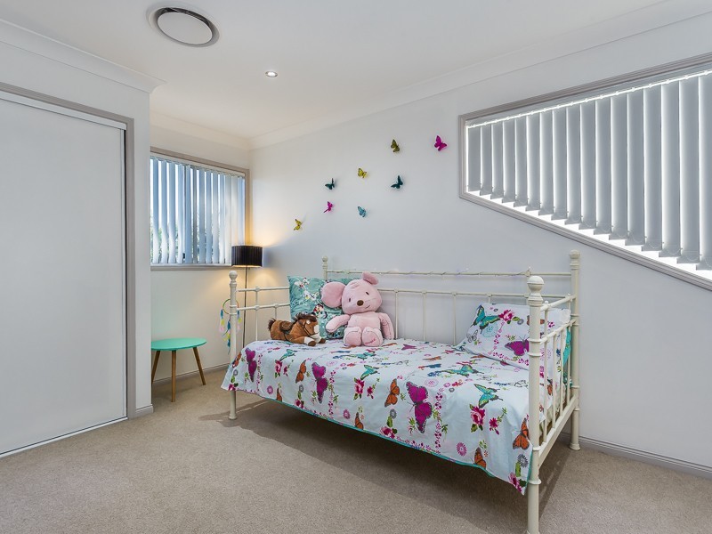 7 INTREPID COURT, Newport QLD 4020