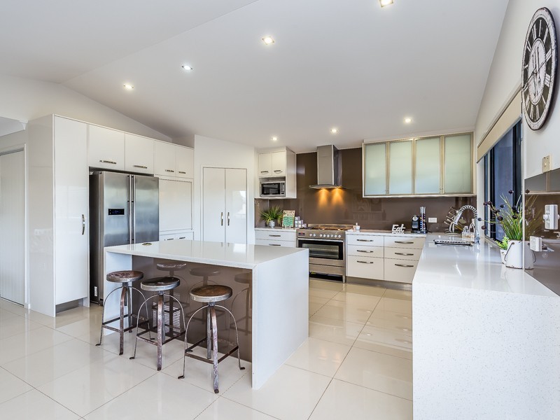 84 SEAVILLE AVE, Scarborough QLD 4020