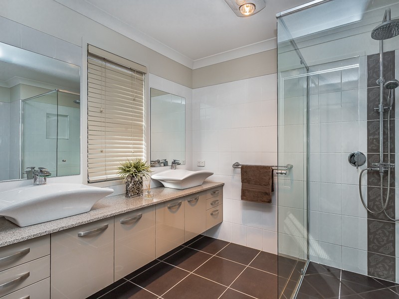 84 SEAVILLE AVE, Scarborough QLD 4020