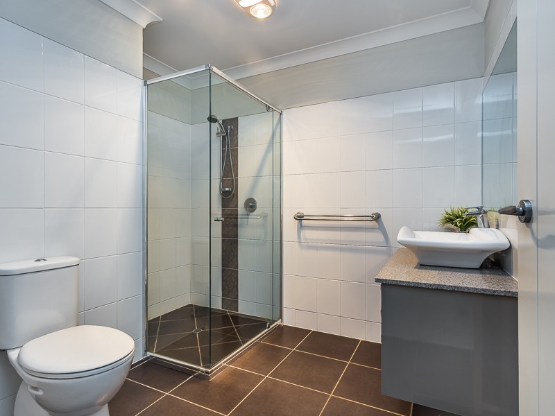 84 SEAVILLE AVE, Scarborough QLD 4020