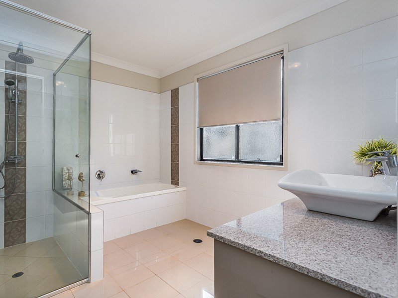 84 SEAVILLE AVE, Scarborough QLD 4020