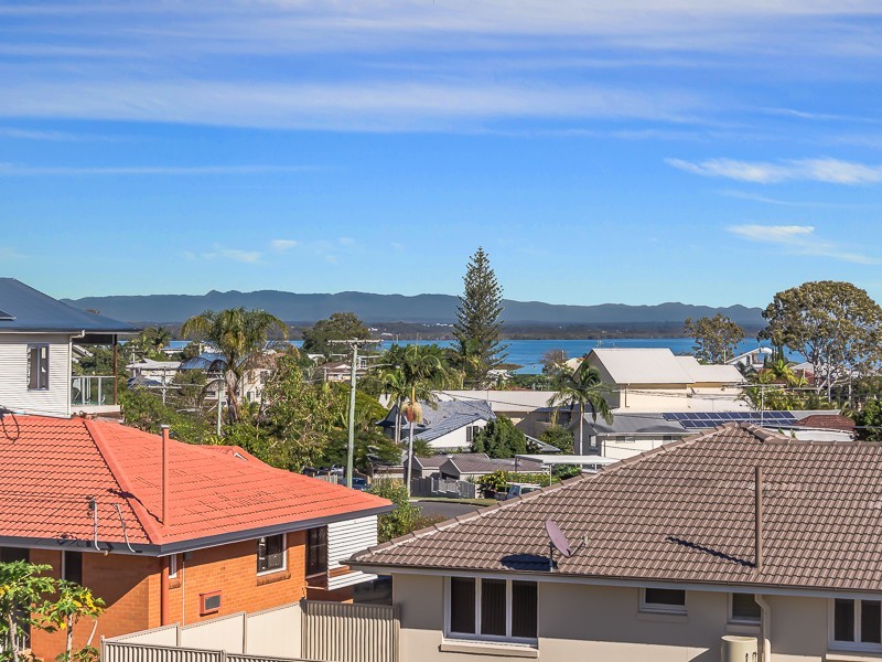 84 SEAVILLE AVE, Scarborough QLD 4020