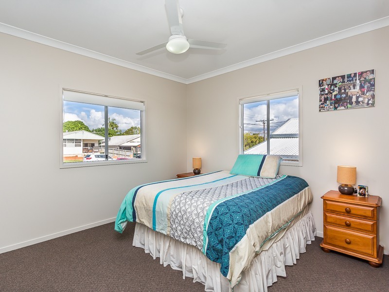 38 PEARL ST, Scarborough QLD 4020