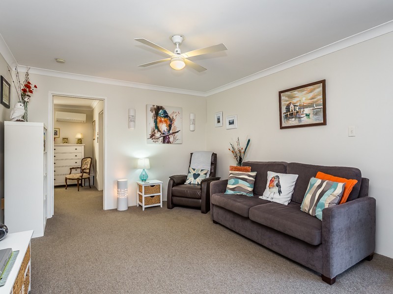 2/139 PRINCE EDWARD PARADE, Scarborough QLD 4020