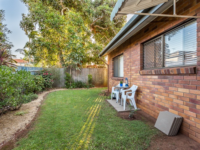 2/139 PRINCE EDWARD PARADE, Scarborough QLD 4020